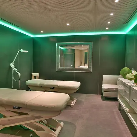 Apartament First Cap - Luxury 1br With Terrace In The Prestigious Development Of The French Riviera